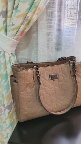 شنطة ماركة كالفن كلاين