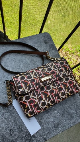 كروس ماركة كالفن كلاين