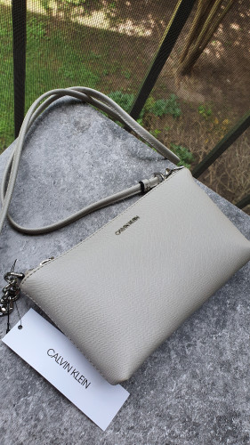 شنطة ماركة كالفن كلاين