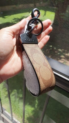 ميدالية كبيرة ماركة كوتش