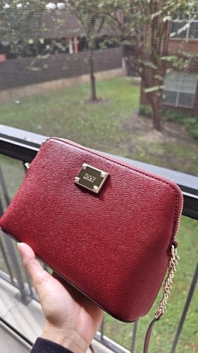 شنطة ماركة DKNY