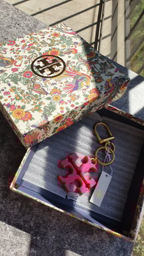 ميدالية ماركة توري بورتش