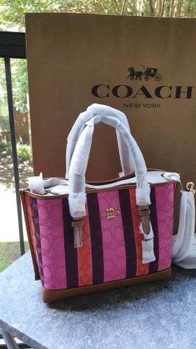 شنطة ماركة كوتش