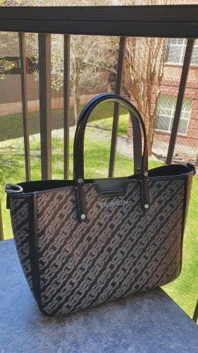 شنطة ماركة كالفن كلاين