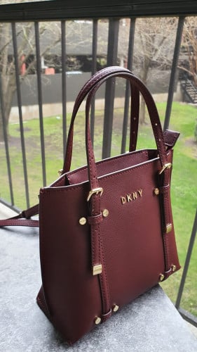 شنطة ميني ماركة DKNY