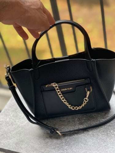 شنطة صغيرة ماركة كالفن كلاين