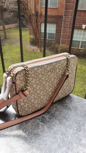 شنطة ماركة DKNY