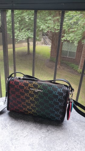 شنطة ماركة كارل ليقارفيلد