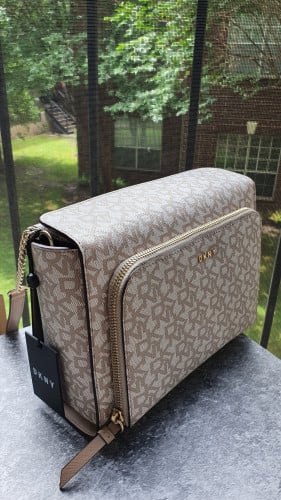 شنطة ماركة DKNY