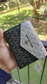 محفظة ماركة مايكل كورس