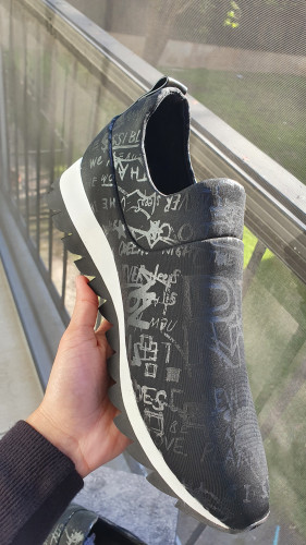 جزمة ماركة DKNY