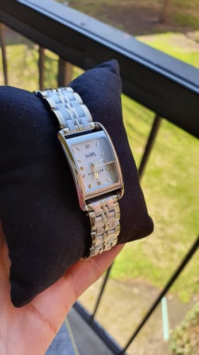 ساعة ماركة كوتش