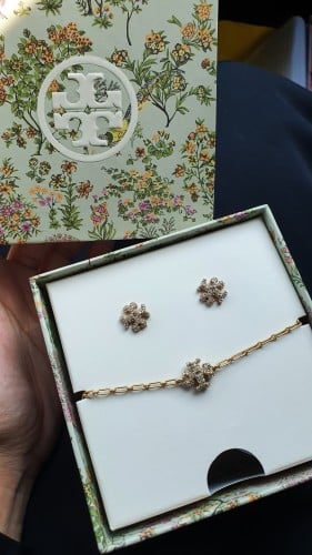 طقم حلق وإسوارة ماركة توري بورتش