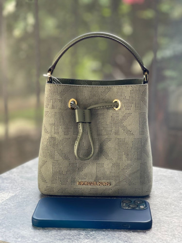 شنطة ميني ماركة مايكل كورس