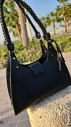 شنطة كتف ماركة كالفن كلاين