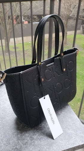 شنطة ماركة كالفن كلاين