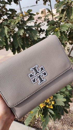 شنطة صغيرة ماركة توري بورتش