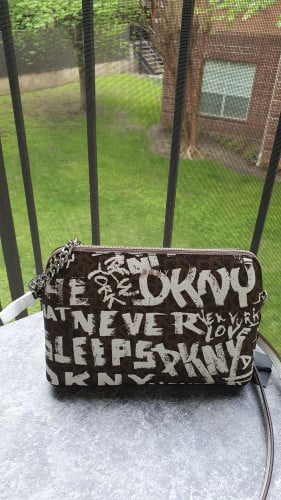 كروس ميني ماركة DKNY