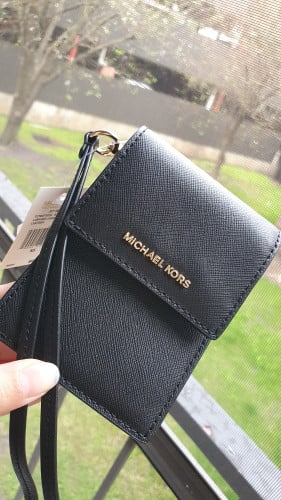 حامل هوية ماركة مايكل كورس