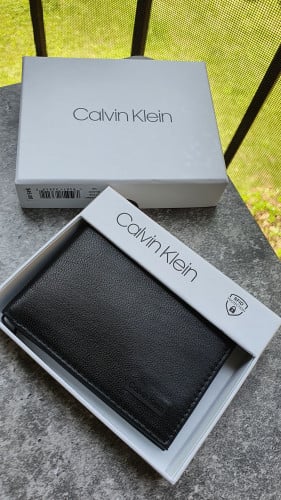 محفظة ماركة كالفن كلاين