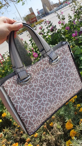 شنطة ماركة كالفن كلاين