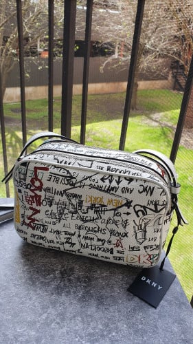 شنطة ماركة DKNY