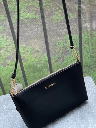 شنطة ماركة كالفن كلاين