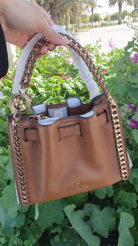 شنطة ماركة مايكل كورس