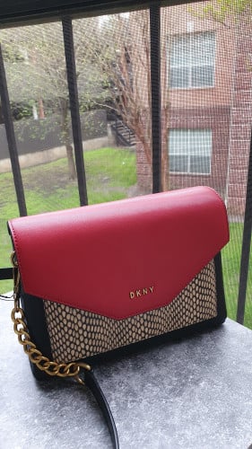 شنطة ماركة DKNY