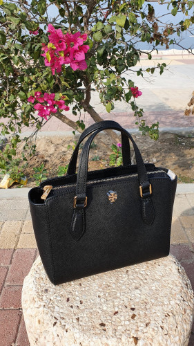 شنطة صغيرة ماركة توري بورتش