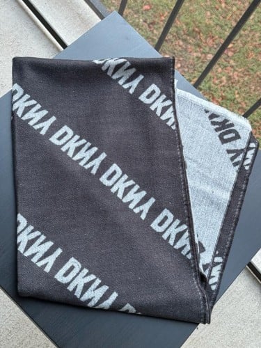 شال ماركة DKNY