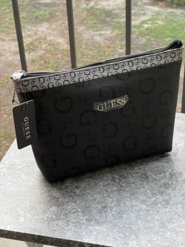 شنطة مكياج ماركة قيس