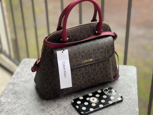 شنطة ماركة كالفن كلاين