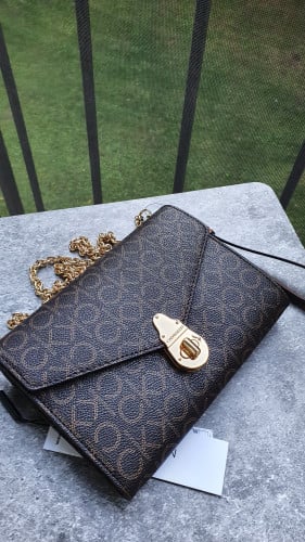 كروس ومحفظة ماركة كالفن كلاين