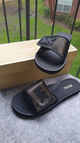 صندل مايكل كورس