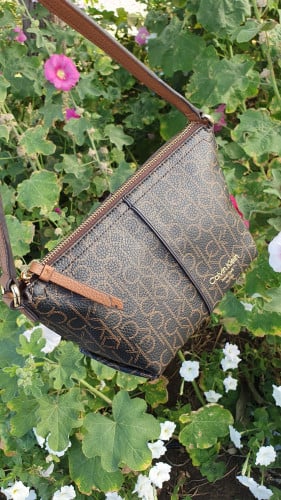 شنطة ماركة كالفن كلاين