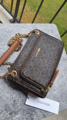 كروس ماركة كالفن كلاين