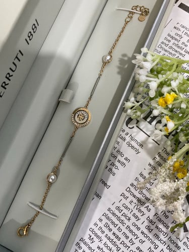 إسوارة ماركة شيروتي