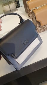 شنطة ماركة DKNY