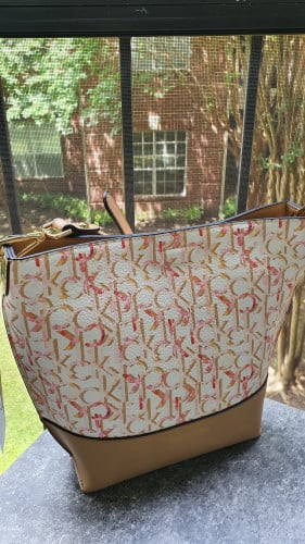 شنطة ماركة كالفن كلاين