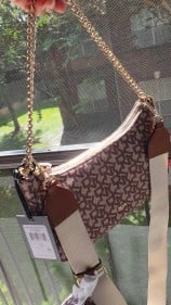 شنطة ماركة DKNY