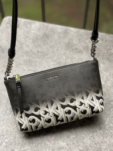 شنطة ماركة كالفن كلاين