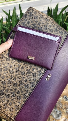 شنطة ماركة DKNY