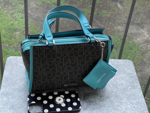 شنطة ماركة كالفن كلاين