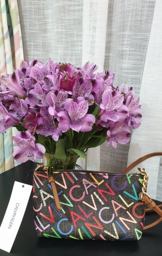 شنطة ماركة كالفن كلاين