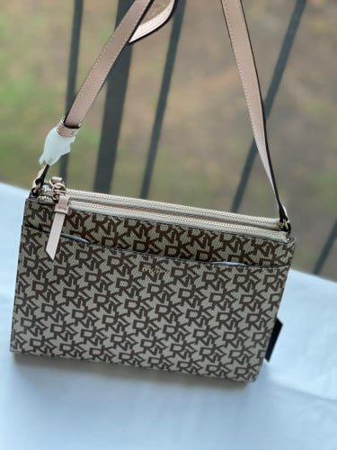 شنطة ماركة DKNY