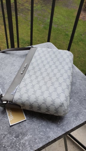 كروس ماركة مايكل كورس