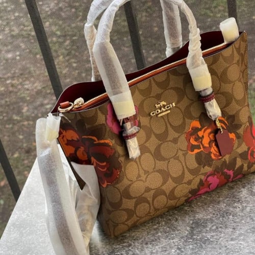 شنطة ماركة كوتش