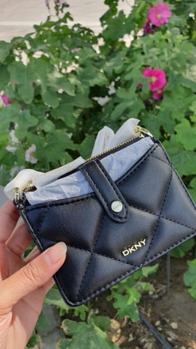 شنطة ماركة DKNY