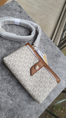 كروس ماركة مايكل كورس